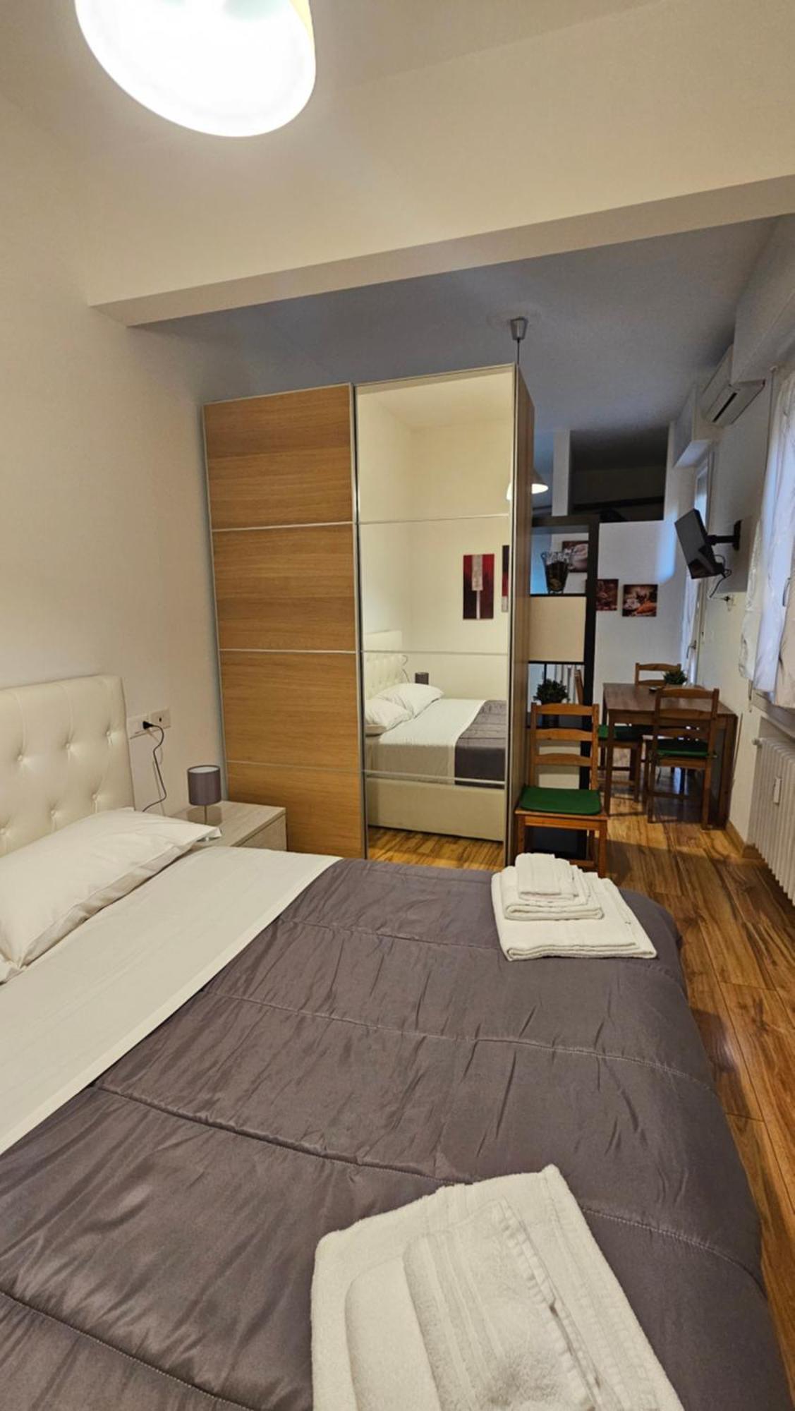 Residenza Ugo Bassi Apartment โบโลญญา ภายนอก รูปภาพ