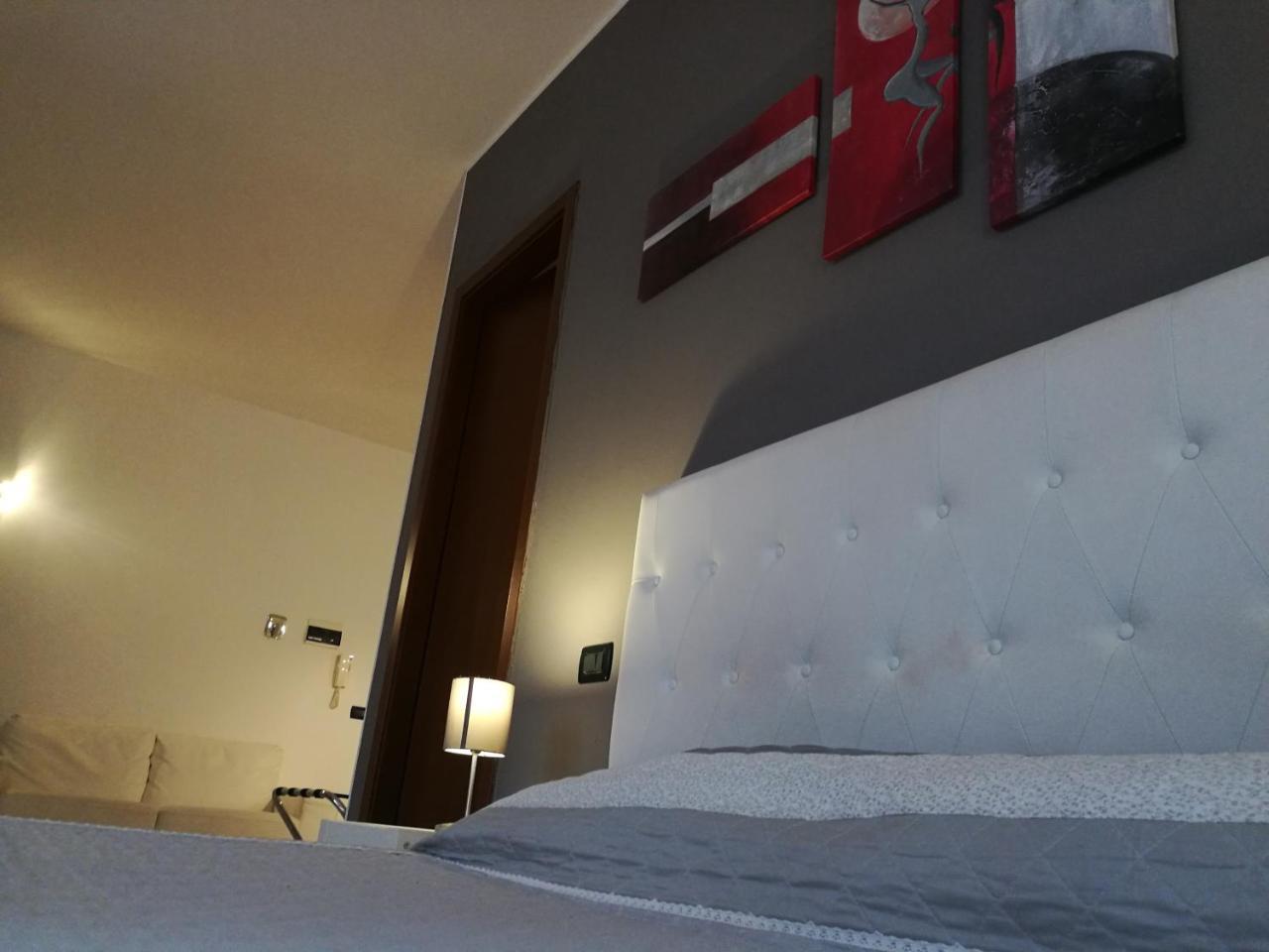 Residenza Ugo Bassi Apartment โบโลญญา ภายนอก รูปภาพ
